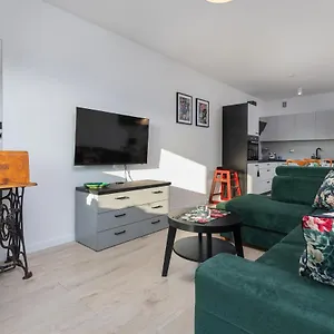 Retro Apartament Cztery Pory Roku By Renters Apartament